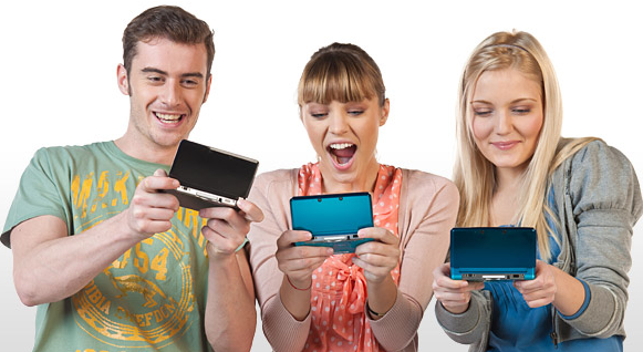people-playing-3DS